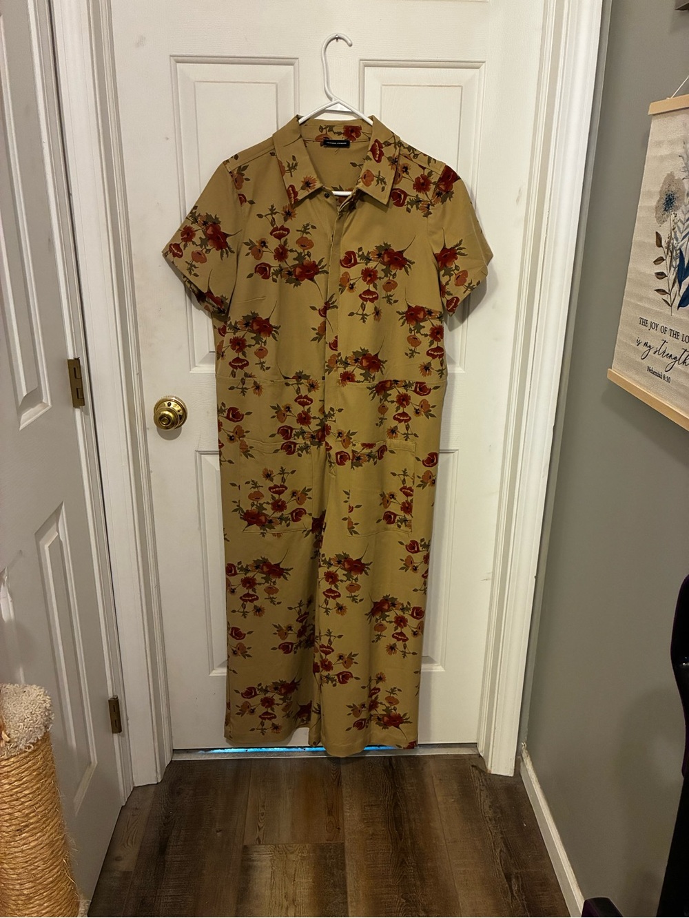 Universal Standard Tan Floral Short-Sleeve Romper